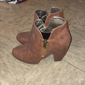 *** Final Sale*** Women brown booties